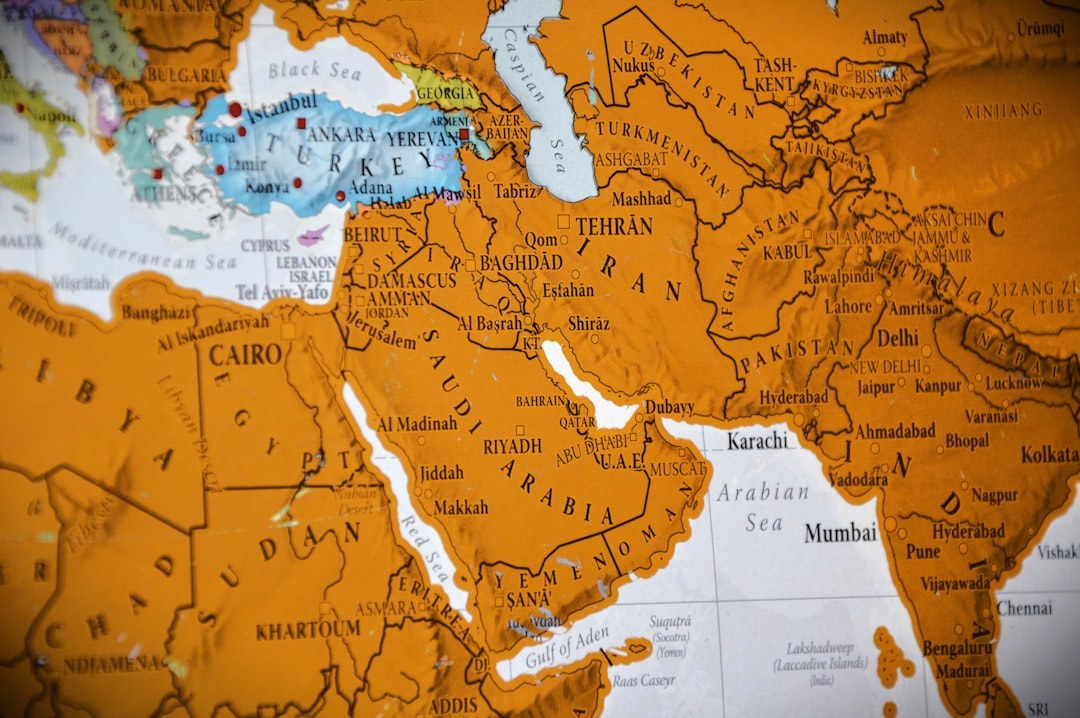 호르무즈해협 통행료 논란, 국제유가와 투자시장에 미칠 충격파는?