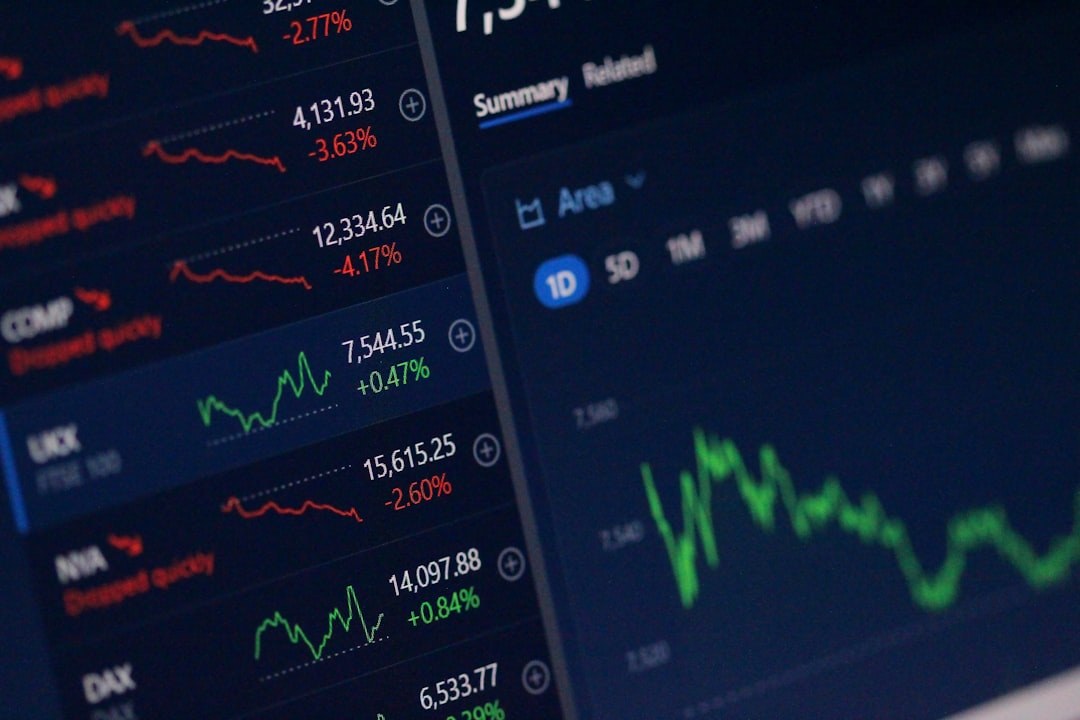 고빈도거래(HFT), 시장을 구원할까 파괴할까? 마이크로초 단위 거래의 명암